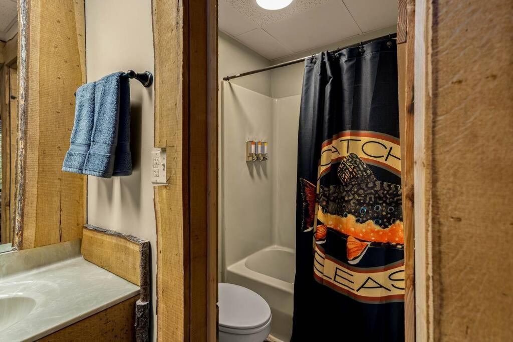 Stonegate Lodge King Bed Wifi 50 Roku Tv Salt Water Pool Room #104 Юрика Спрингс Экстерьер фото