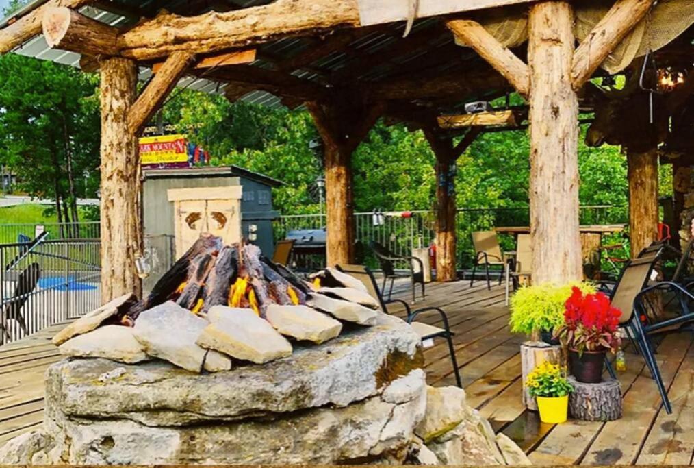 Stonegate Lodge King Bed Wifi 50 Roku Tv Salt Water Pool Room #104 Юрика Спрингс Экстерьер фото